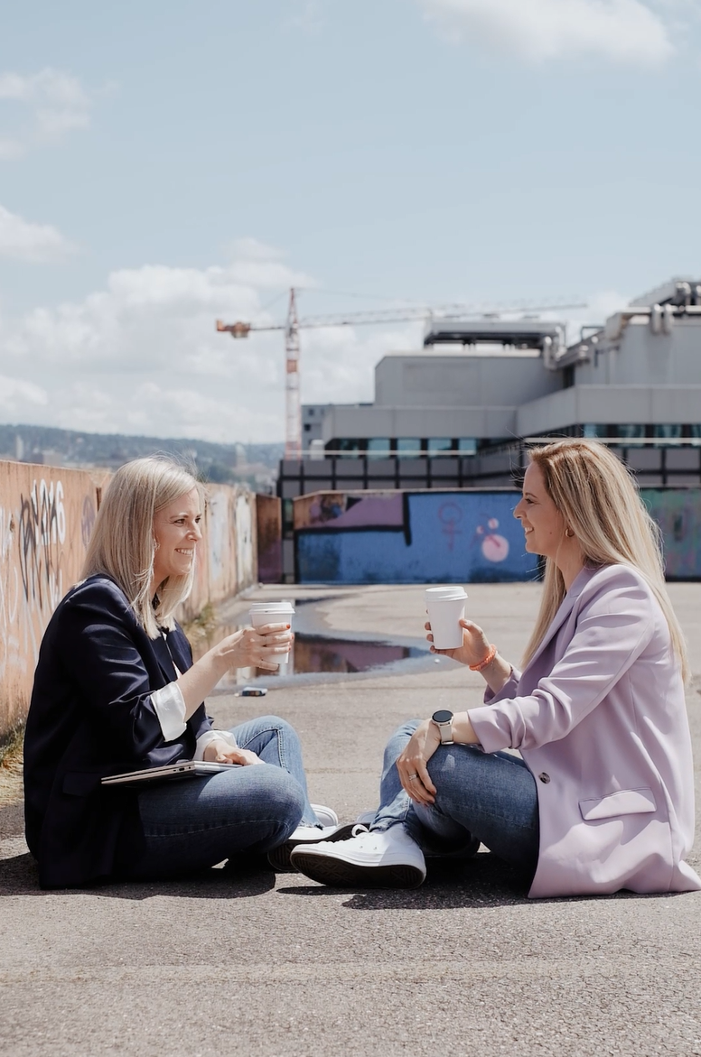 co-founder-nivook-nina-und-yvonne.png